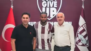 Bandırmaspor, Leandro Bacuna'yı renklerine bağladı