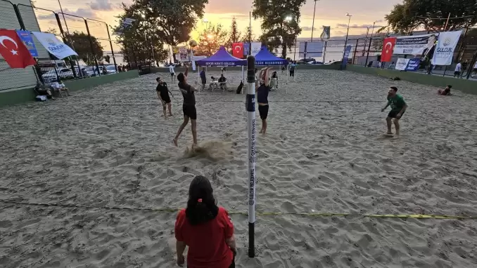 Gölcük'te her yıl şenliğe dönüşen turnuva başladı