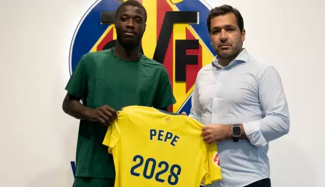 Nicolas Pepe imzayı attı