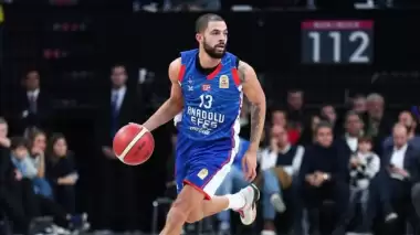 Anadolu Efes'li yıldızın transferi için ispanyol devleri karşı karşıya