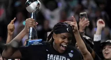 Dev transfer! Takımına tarihinin ilk şampiyonluğunu kazandırdı, MVP seçildi, Fenerbahçe'ye imza attı