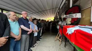 Eskişehirspor efsanesi Süreyya Özkefe son yolculuğuna uğurlandı