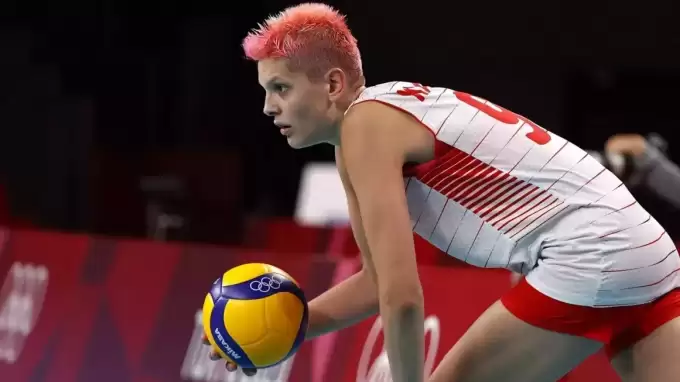 Ebrar Karakurt, sosyal medyada gündem oldu! Yeni imajını görenler tanıyamıyor