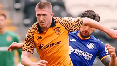 Trabzonspor'dan ayrıldı, ayağının tozuyla ilk maçına çıktı