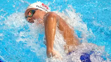 Milli yüzücü Kuzey Tunçelli dünya 6'ncısı!