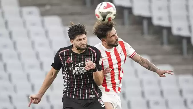 Atatürk Olimpiyat Stadyumu'nda nefes kesen maç! 2-0'dan geri dönüp 3 puana uzandılar