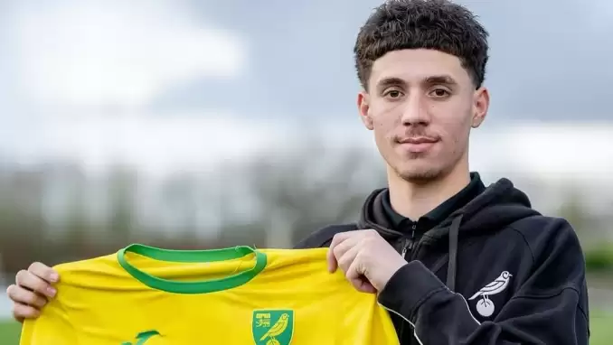 Transferde sürpriz hamle! İngiltere'de forma giyen gurbetçi futbolcu Süper Lig'e...