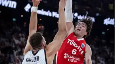 12 Dev Adam dünya şampiyonuna son solukta kaybetti