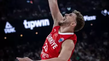 12 Dev Adam'da 2  oyuncu kadrodan çıkarıldı