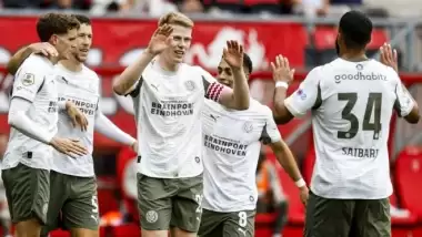 Naci Ünüvar'ın çabası yetmedi, PSV ikide iki ile başladı