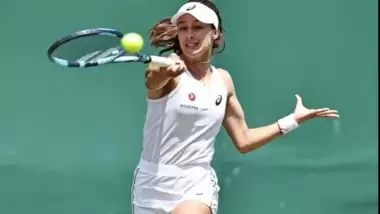 Zeynep Sönmez'den erken veda