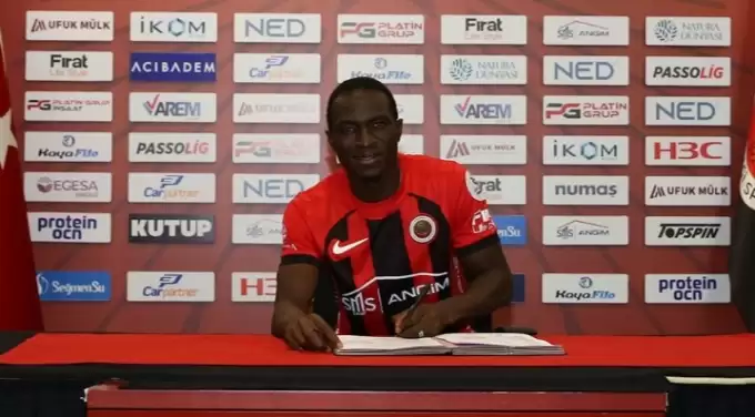 Gençlerbirliği'nde Adama Traore resmen imzayı attı