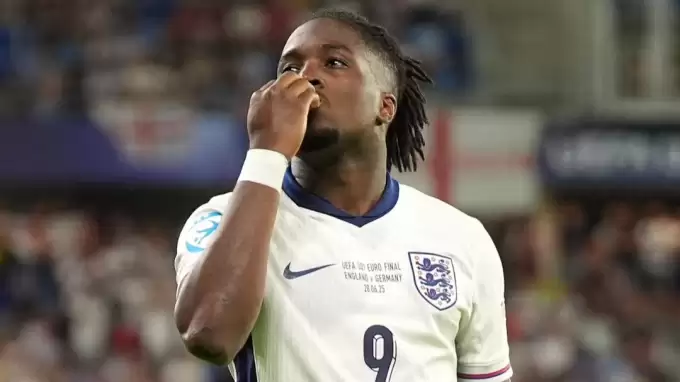 Adı Beşiktaş'la anılıyordu, ilk maçta takım arkadaşıyla kavga edince satış listesine kondu