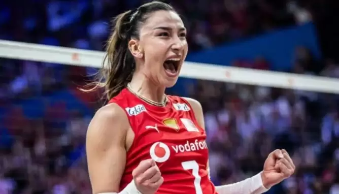 Tayland'da Hande Baladın'a büyük sürpriz! Hayranları öyle bir şey yaptı ki...