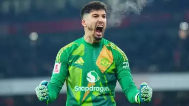 Manchester United'dan Altay Bayındır'a büyük şok