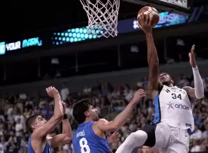 Giannis Antetokounmpo, Yunanistan'ı çeyrek finale taşıdı!