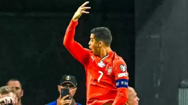 Cristiano Ronaldo atıyor Portekiz kazanıyor!