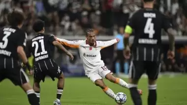 Sane’ye sert tepki! Otel önünde yuhalama olayı gündem oldu