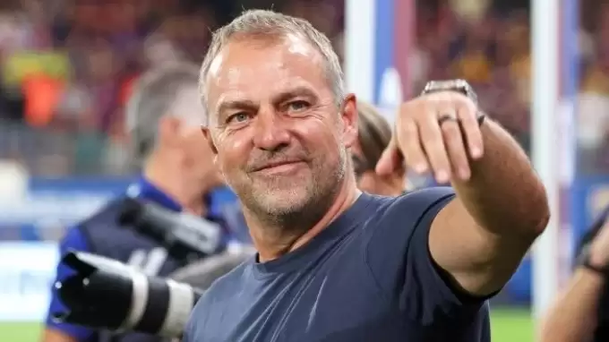 Hansi Flick: "Ballon d'Or'a katılmamız gerekiyor"