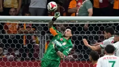 Uğurcan Çakır, Galatasaray-Konyaspor maçına damga vurdu