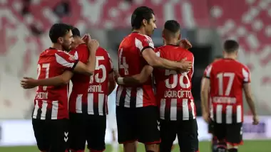 Sivasspor, Adana Demirspor'a gol oldu yağdı