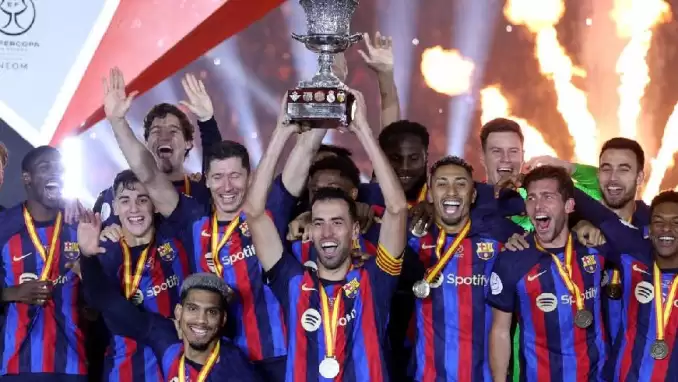 Barcelona ve İspanya Milli Takımı'nın efsane ismi, futbola veda ediyor