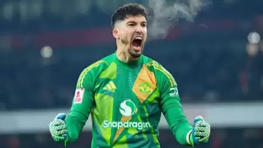 Altay Bayındır, İngilizleri ikiye böldü! Manşetler doldu taştı...