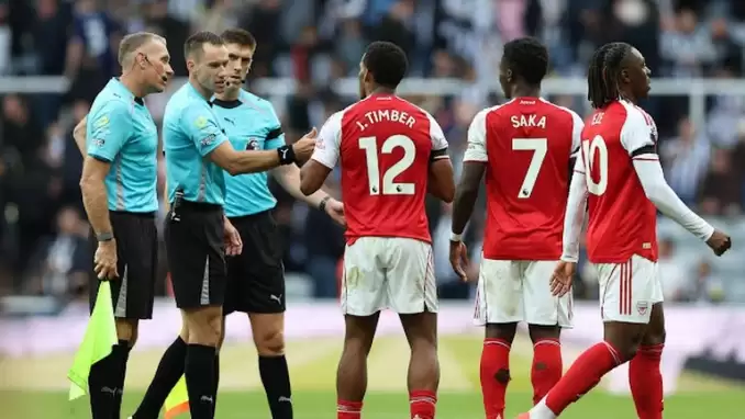 Liverpool'un kaybettiği haftada Arsenal hata yapmadı!