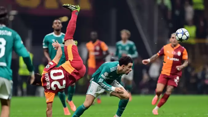 Rams Park'ta korkutan sakatlık! Yıldız futbolcu oyuna devam edemedi