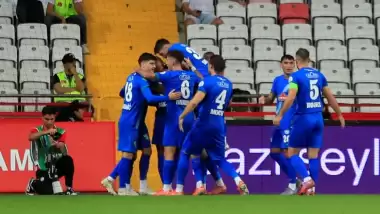 Antalya- Rize maçında tam 7 gol çıktı! İstifa sesleri başladı...