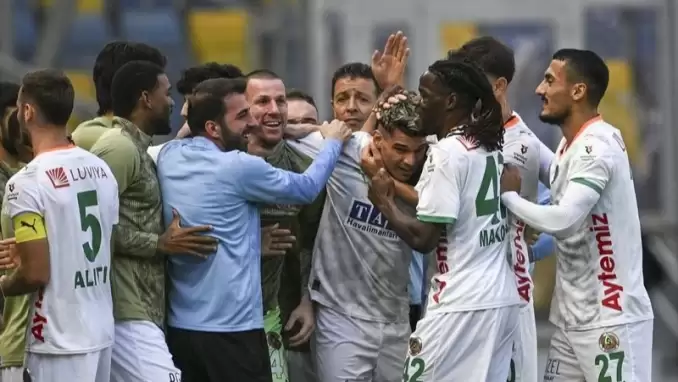 Babasının izinden! Ianis Hagi, Süper Lig’de frikik golü attı