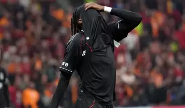 Beşiktaş derbide iki puandan fazlasını kaybetti