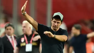 Emre Belözoğlu istifa etti!