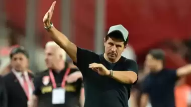 Başkan açıkladı! Antalyaspor, Emre Belözoğlu ile yollarını ayırdı