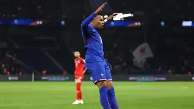 Mbappe, Giroud'nun ensesinde! Milli takımla 53 gol...