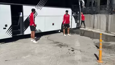 Flaş | Adanasporlu futbolcular lokantada rehin kaldı!