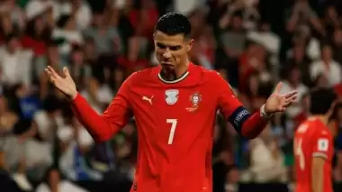 Ronaldo penaltı kaçırdı, Portekiz uzatmalarda güldü!