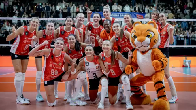 Yeni ev, ilk galibiyet: Eczacıbaşı Dynavit sezona zaferle başladı!