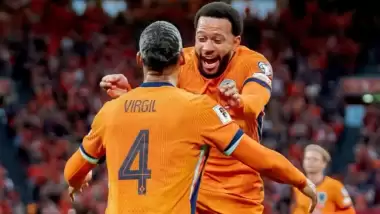 Memphis Depay'ın tarihe geçtiği maçta Hollanda şov yaptı!