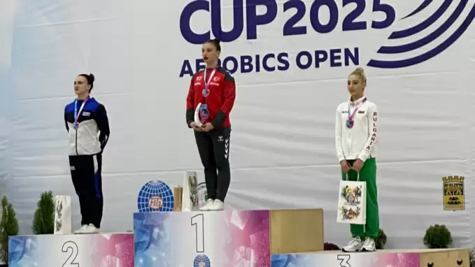 Ayşe Begüm Onbaşı'dan altın madalya!