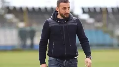 Lider takımda flaş gelişme! Başkan zehir zemberek sözlerle görevini bıraktı