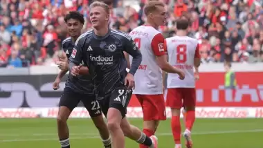 Freiburg ve Frankfurt'tan gollü beraberlik