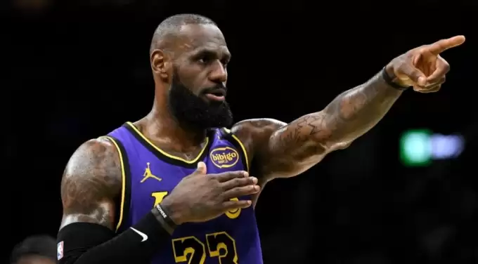 NBA'in "kralı" LeBron James "standartları" yeniden belirliyor