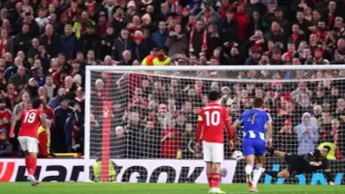 Farioli seriyi kaybetti, Dyche fırtına gibi başladı!