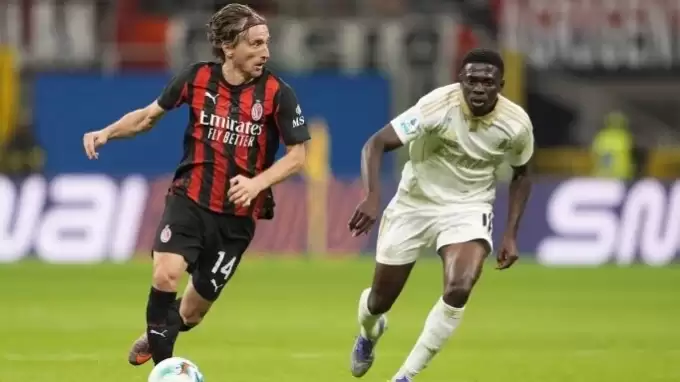 Milan son anda 1 puanı kurtardı!