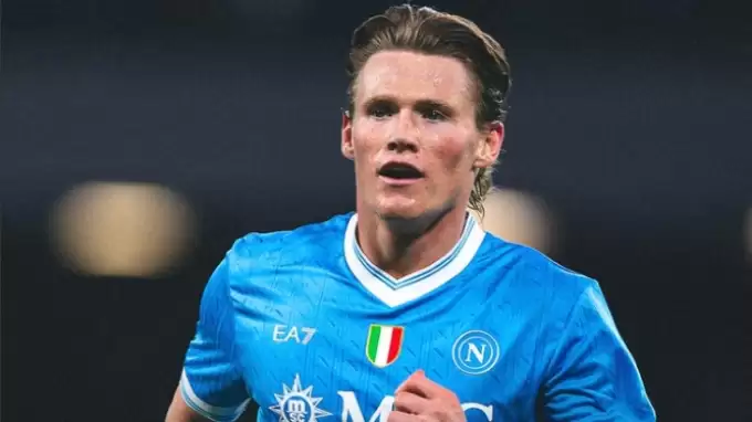 Hakan'ın golü yetmedi! Napoli, Inter'i geçip zirveyi aldı