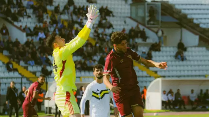 Bandırma ilk yarıda 2 kırmızı gördü, yıkılmadı! Erokspor zirve yarışında yara aldı