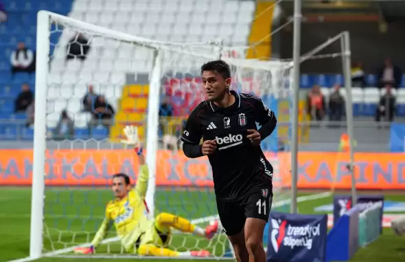 Cengiz Ünder, siyah-beyazlı formayla 3. golünü attı