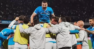 Serie A'da Napoli, Ligue 1'de PSG yeniden zirvede