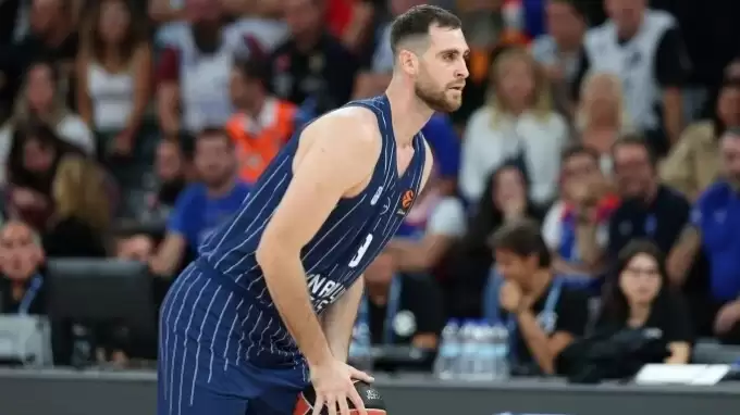 Anadolu Efes’e kötü haber: Ameliyat oldu, 8 ay sahalardan uzak kalacak